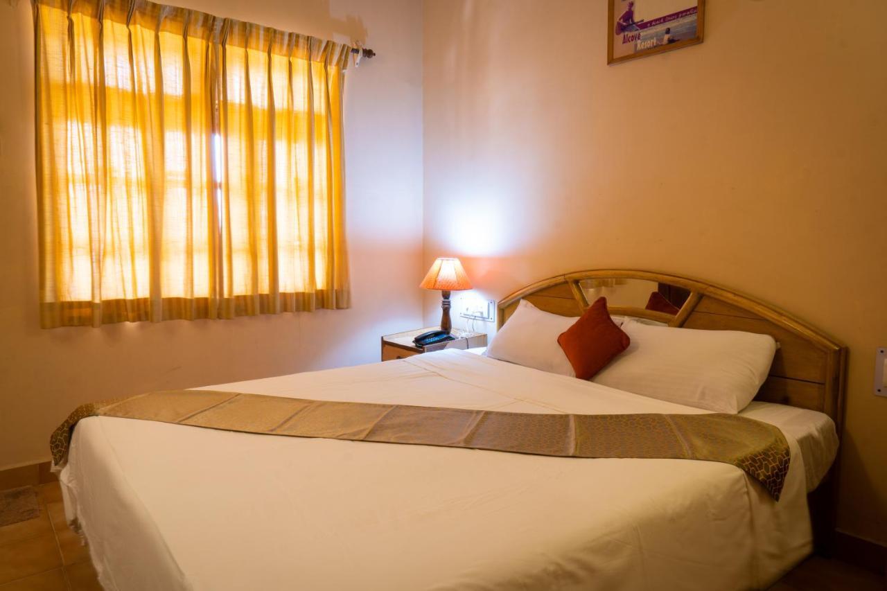 Alcove Resort Vagator Bagian luar foto